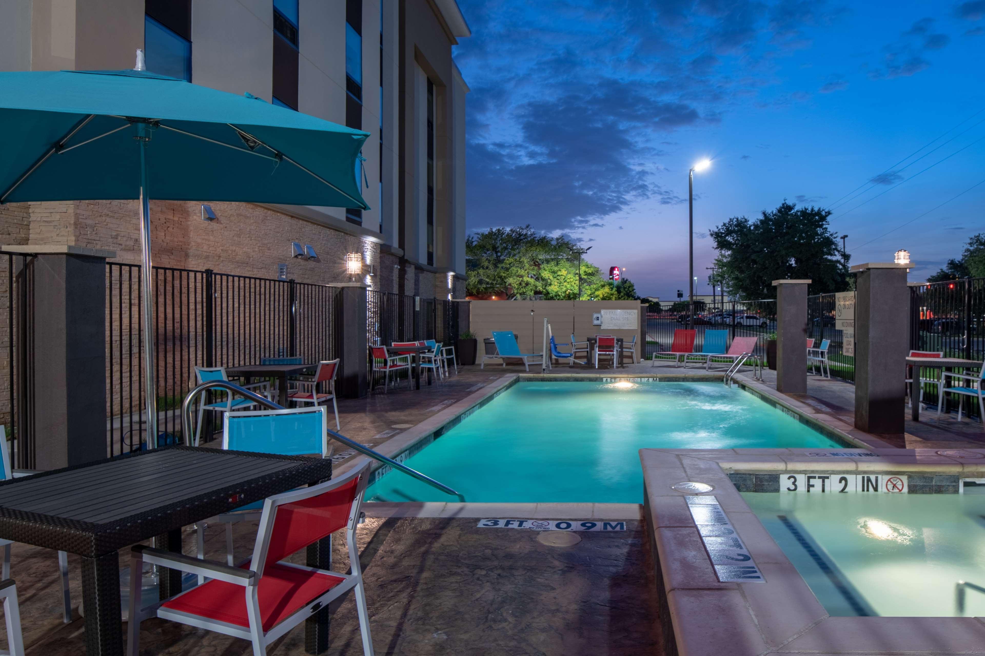 Hampton Inn & Suites Dallas/Plano Central Eksteriør billede